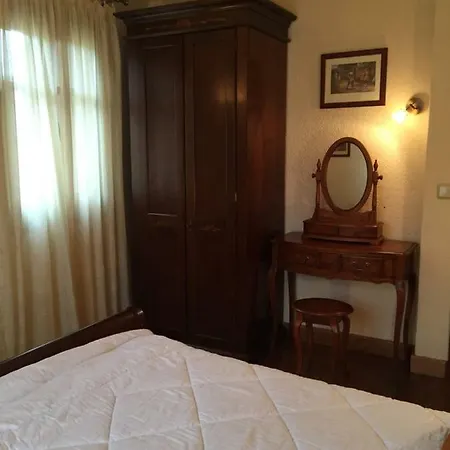 Emargina * Arachova