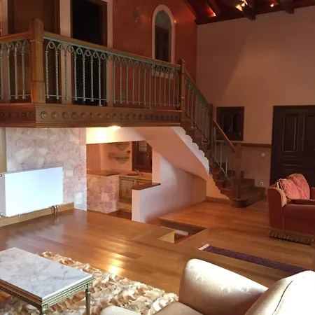 Emargina Villa Arachova